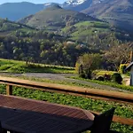 Dans Les Hautes- Pyrenees Entre Lourdes Et Bagneres Calme Et Vue Magnifique