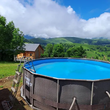 Dans Les Hautes- Pyrenees Entre Lourdes Et Bagneres Calme Et Vue Magnifique Chalé