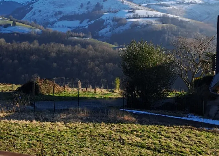 Dans Les Hautes- Pyrenees Entre Lourdes Et Bagneres Calme Et Vue Magnifique Шале