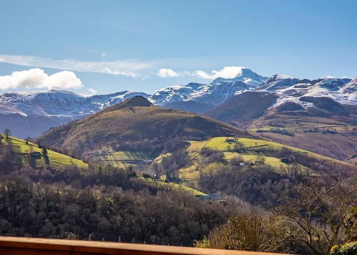 Dans Les Hautes- Pyrenees Entre Lourdes Et Bagneres Calme Et Vue Magnifique Шале